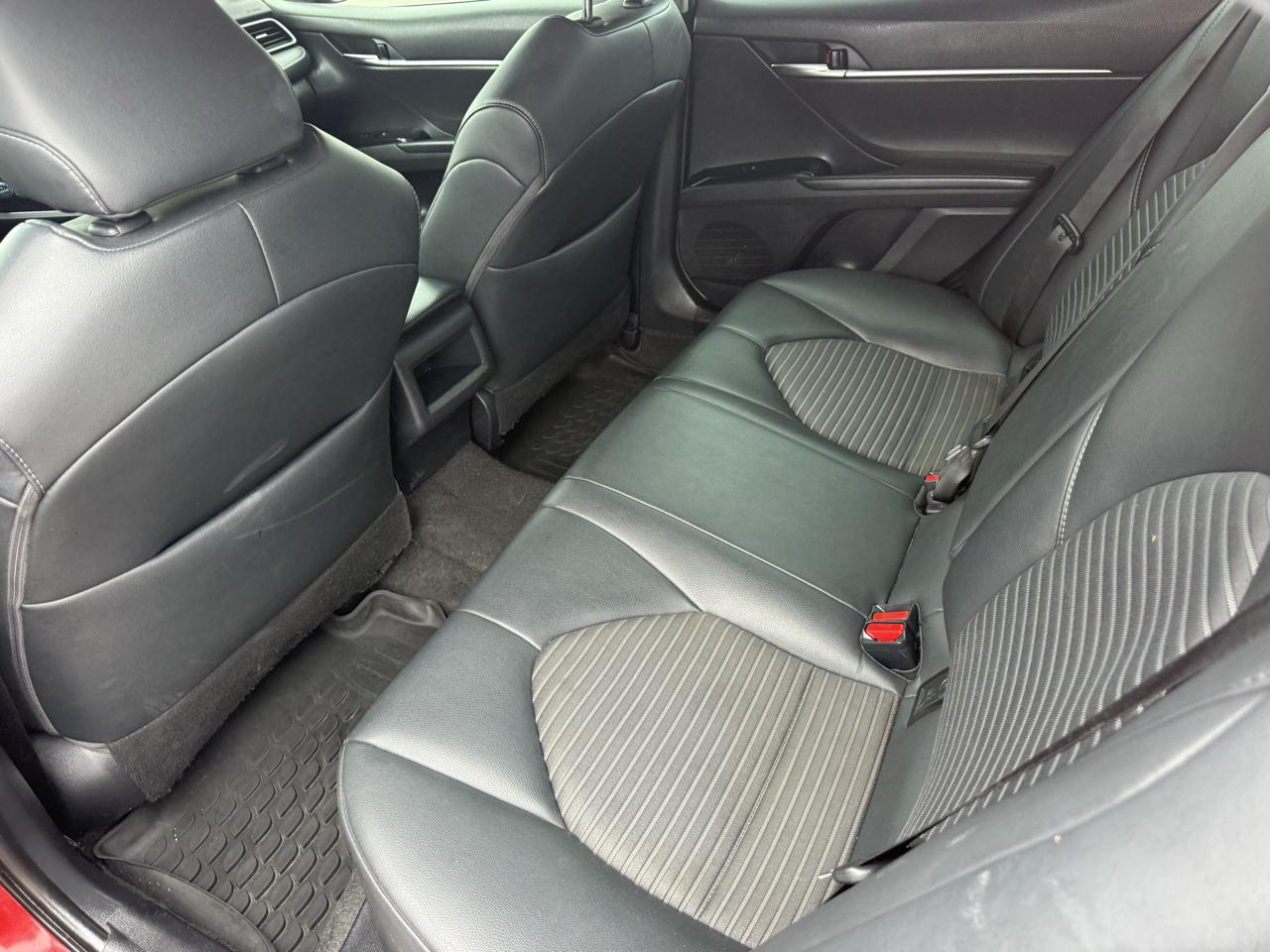 Toyota Camry SE 2019