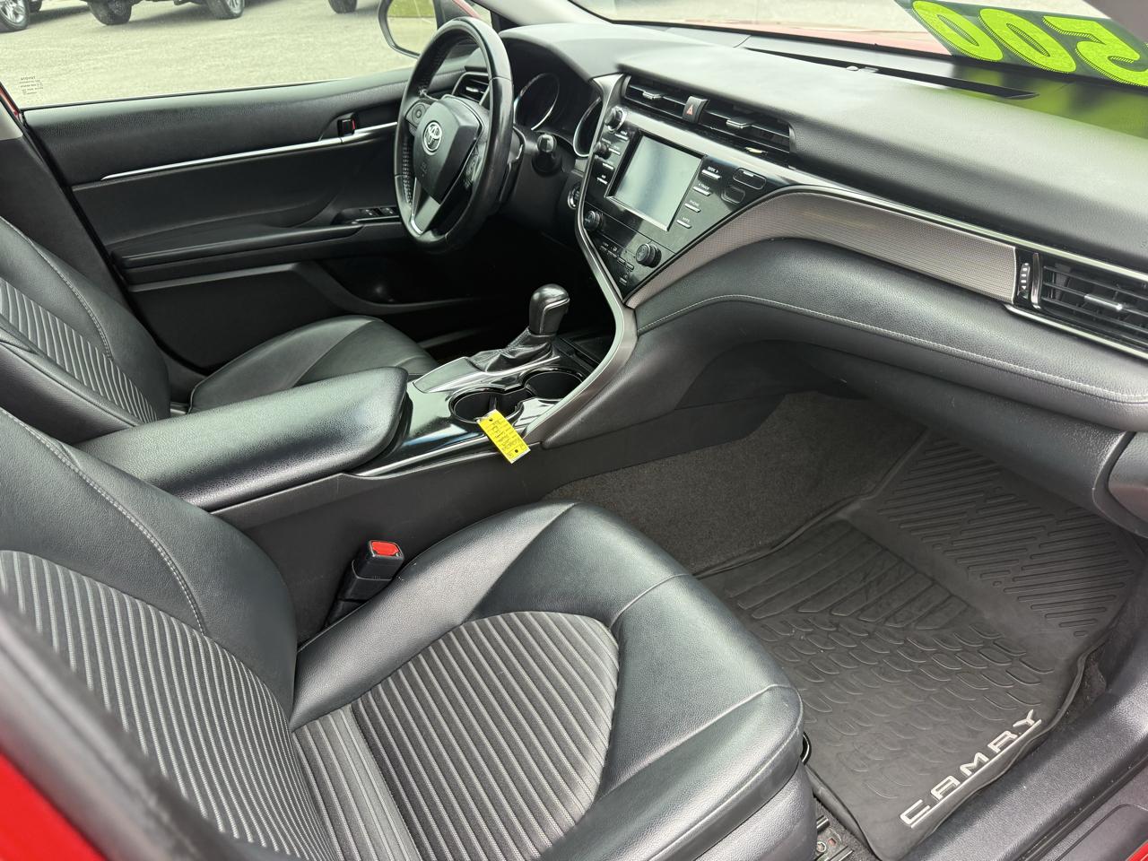 Toyota Camry SE 2019