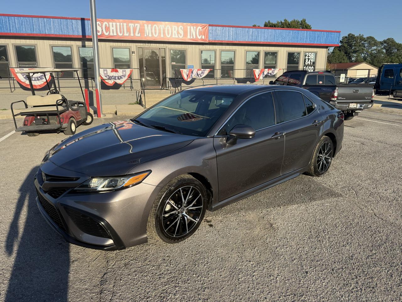 Toyota Camry SE 2021