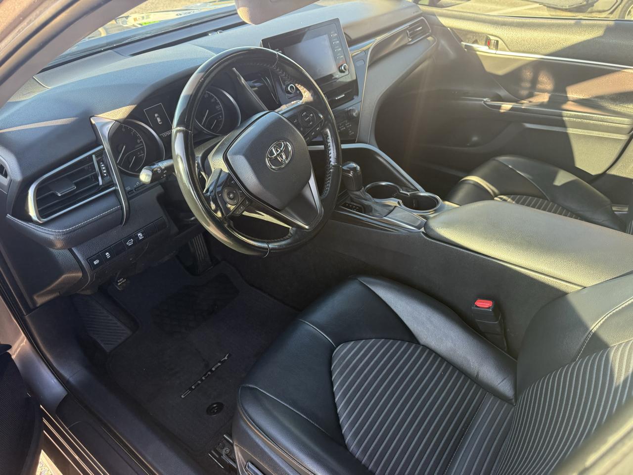 Toyota Camry SE 2021