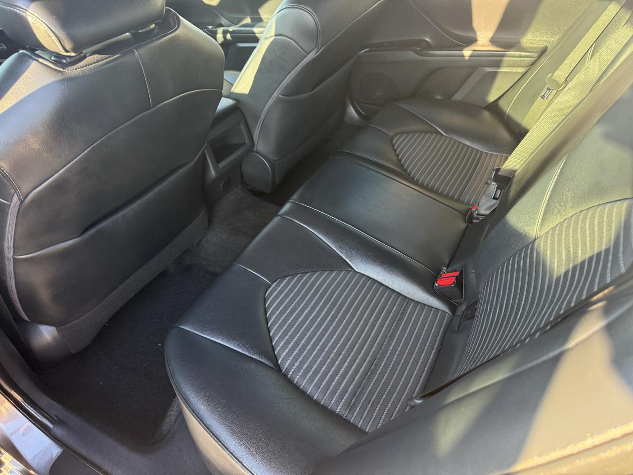 Toyota Camry SE 2021