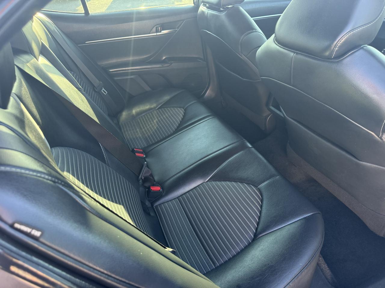 Toyota Camry SE 2021