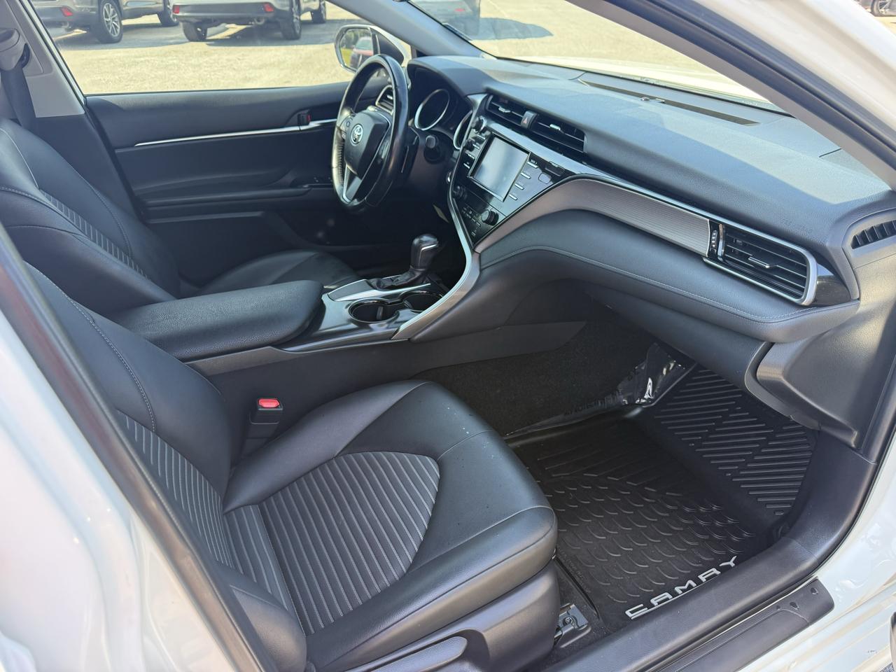 Toyota Camry SE 2019