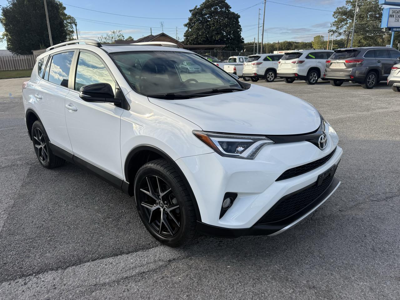Toyota RAV4 SE FWD 2016
