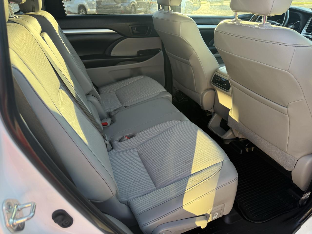 Toyota Highlander LE Plus AWD V6 2019