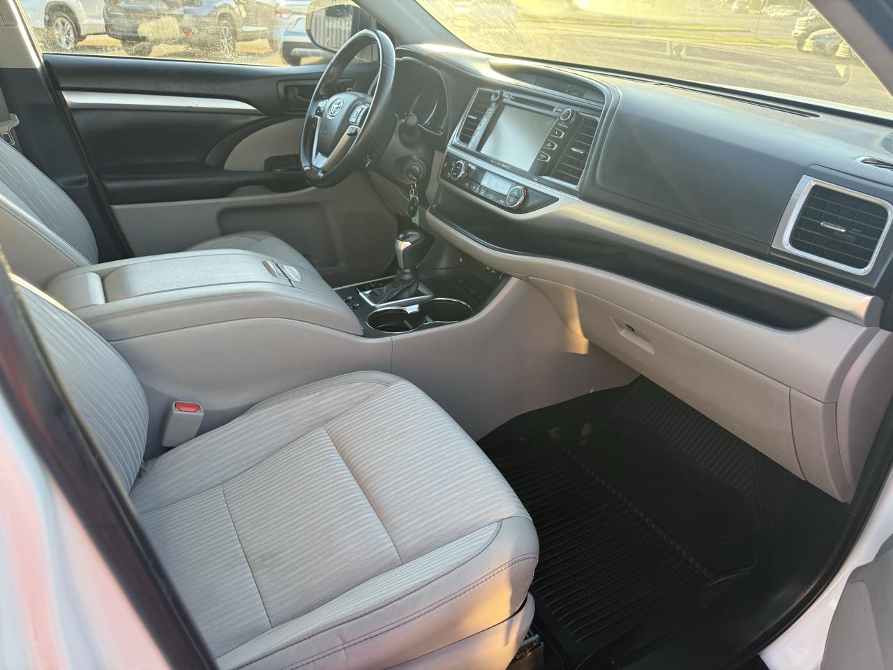 Toyota Highlander LE Plus AWD V6 2019