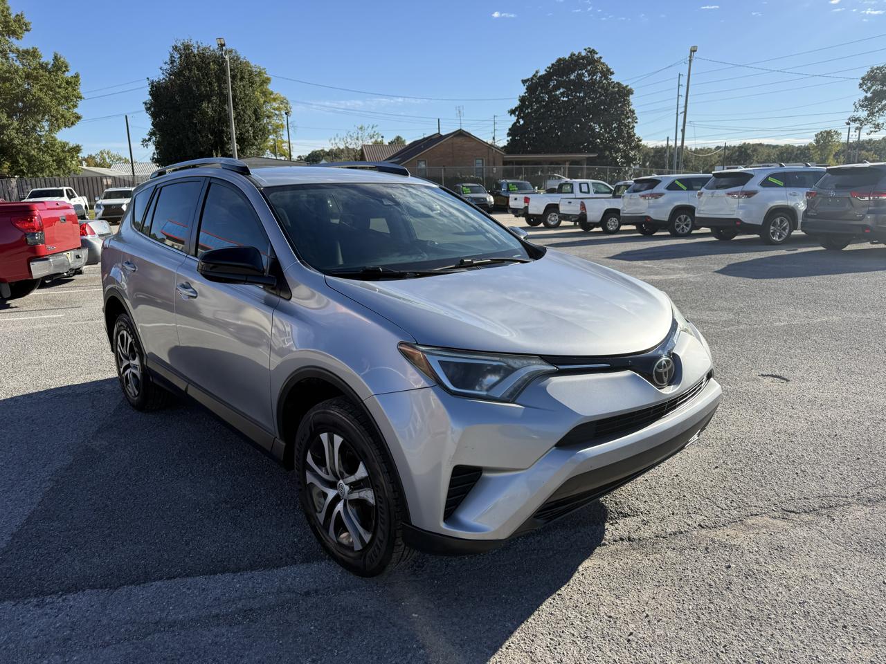 Toyota RAV4 LE FWD 2018