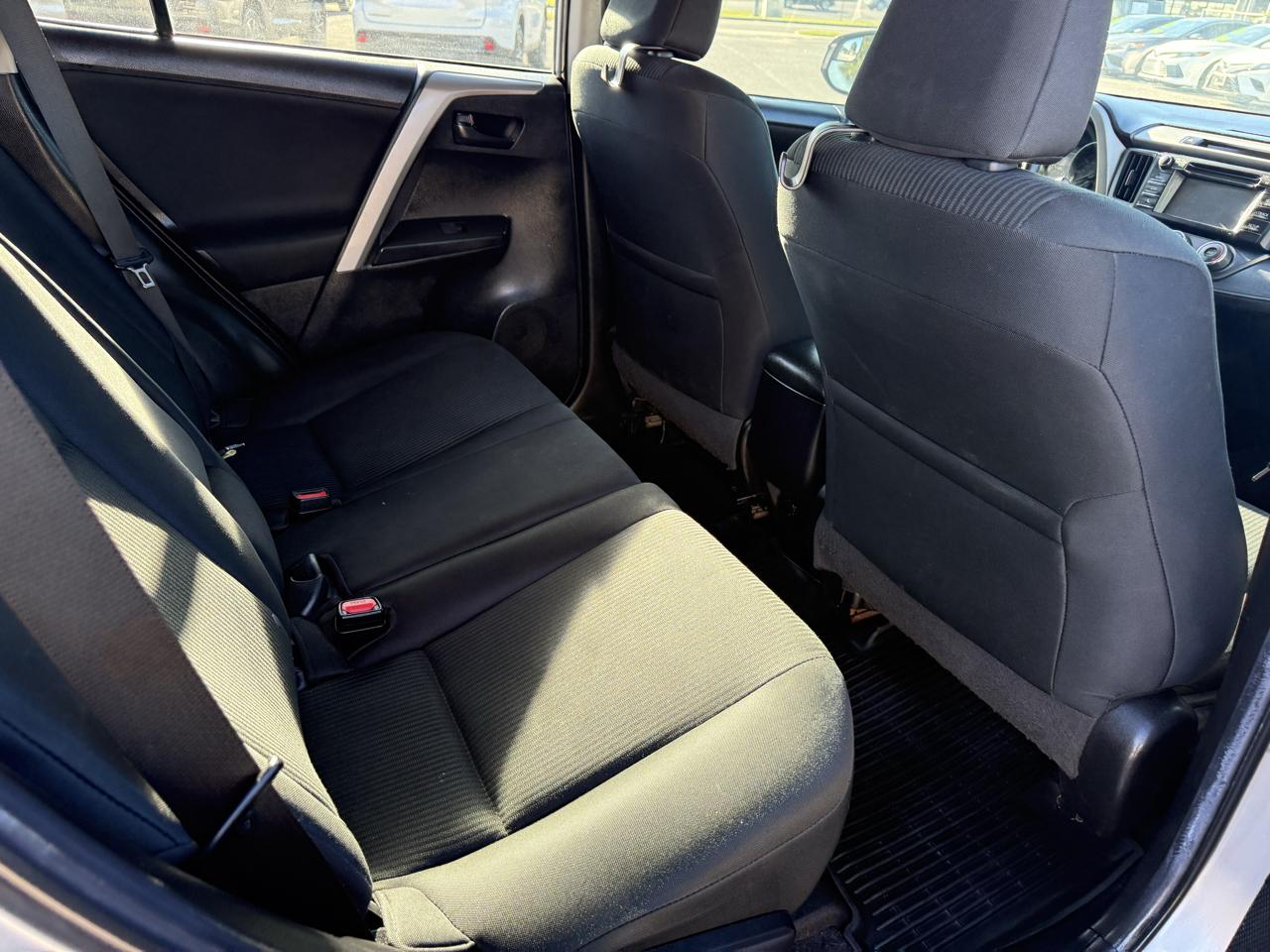 Toyota RAV4 LE FWD 2018