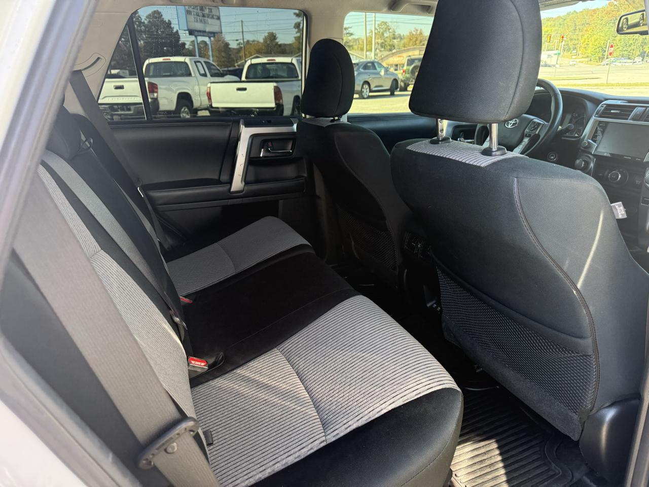 Toyota 4Runner SR5 4WD 2020
