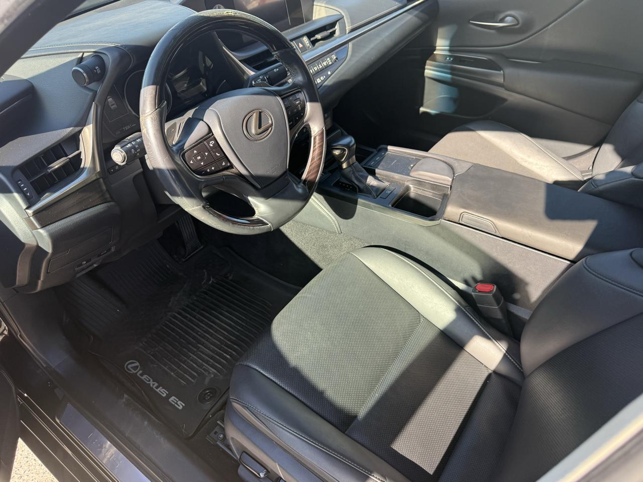 Lexus ES 350 Base 2019