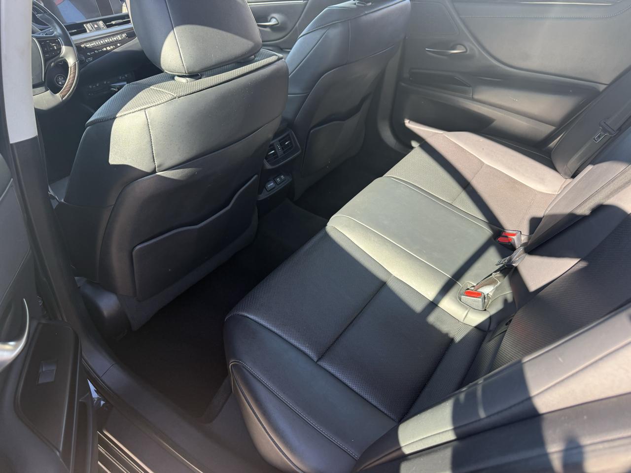 Lexus ES 350 Base 2019