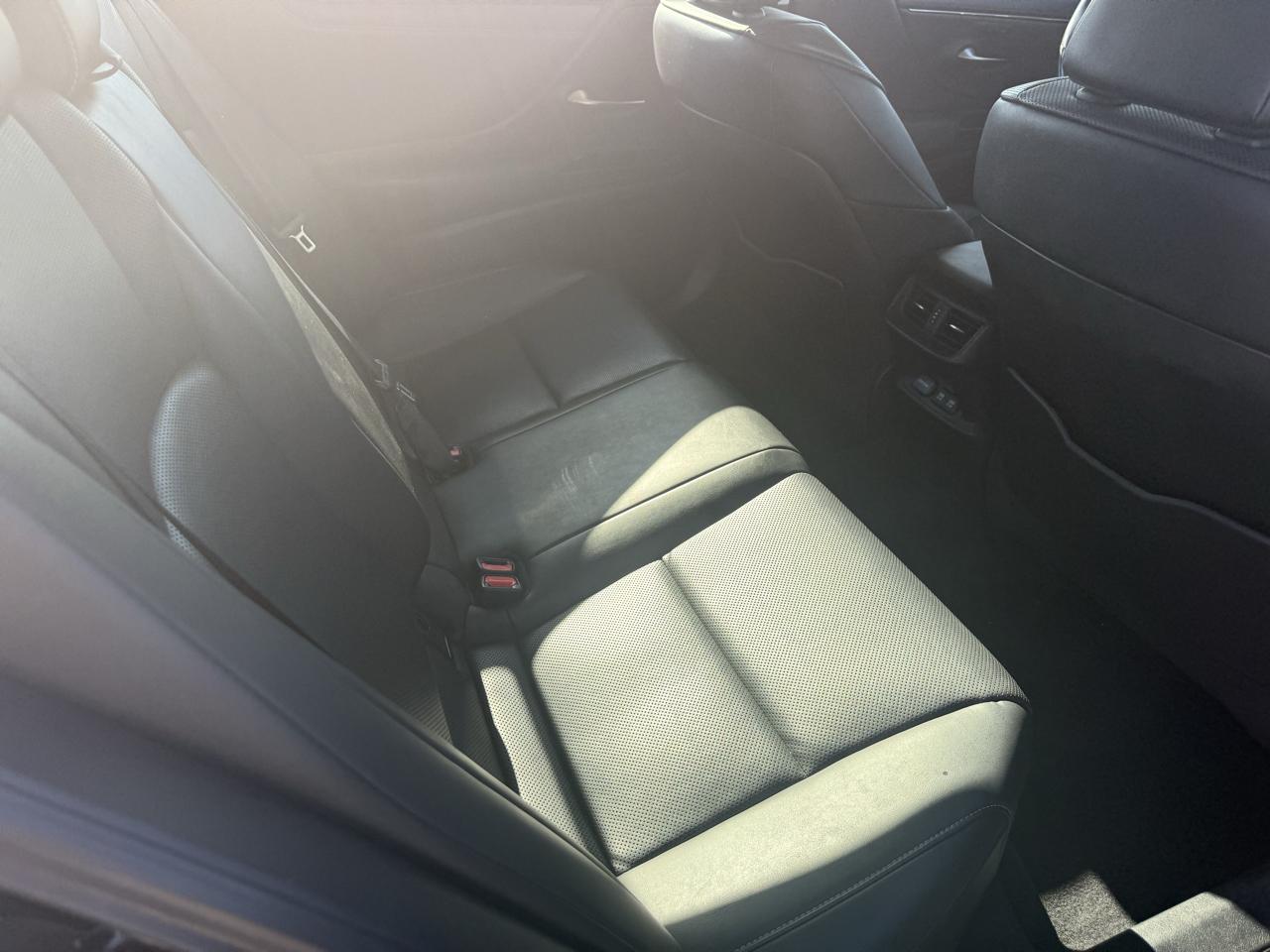Lexus ES 350 Base 2019