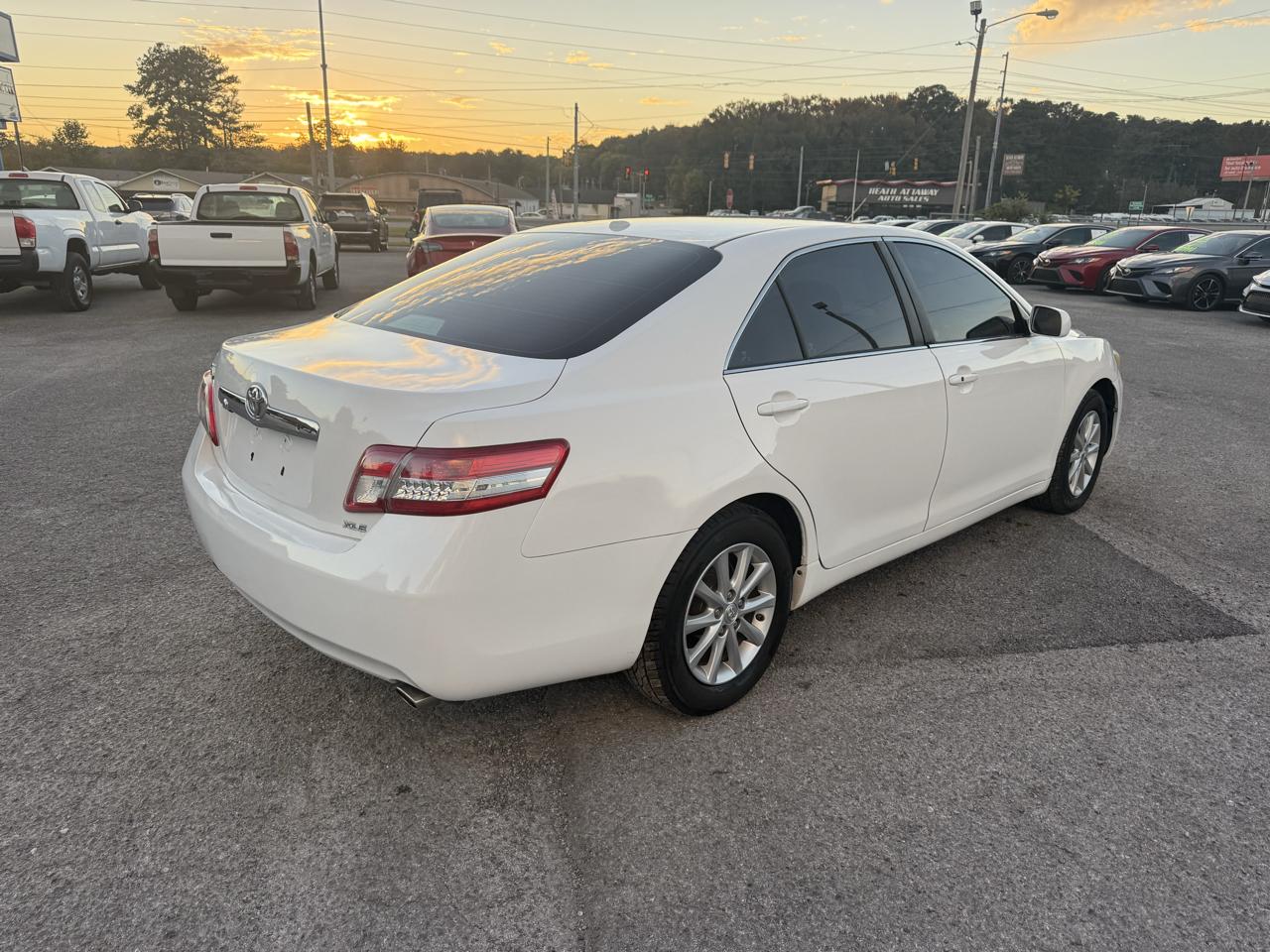 Toyota Camry XLE V6 6-Spd AT 2011