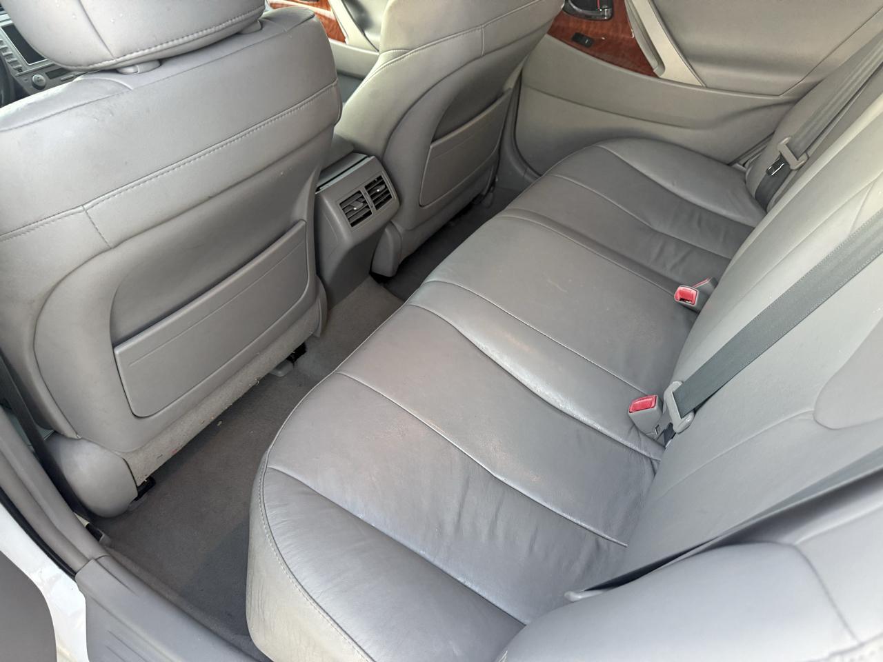 Toyota Camry LE 6-Spd AT 2010