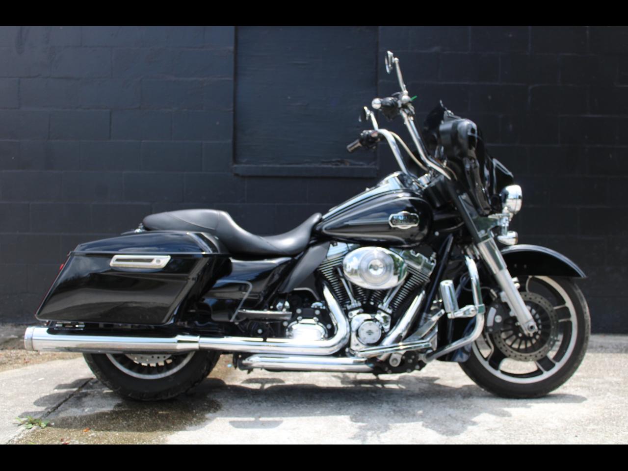 2012 Harley-Davidson FLHTCU103 