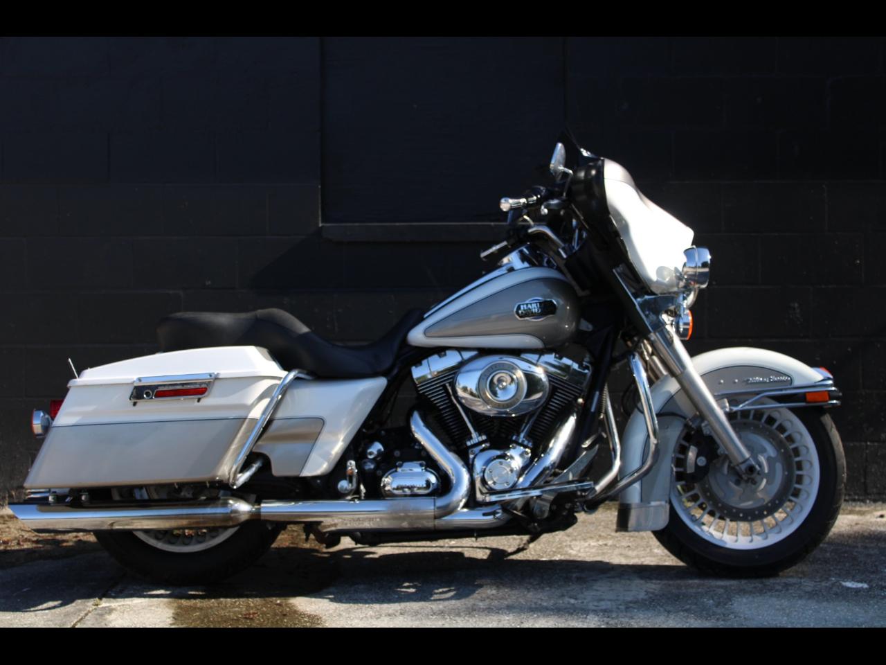 2009 Harley-Davidson FLHTCU Shrine 