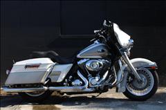 2009 Harley-Davidson FLHTCU Shrine 