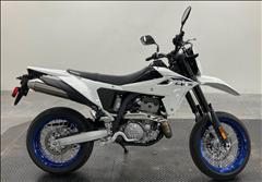 2025 Suzuki DR-Z400SM 
