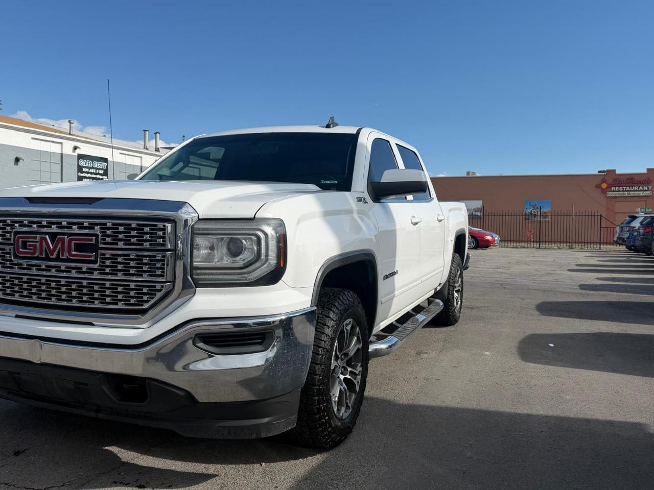 GMC Sierra 1500 SLE Crew Cab Long Box 4WD 2017