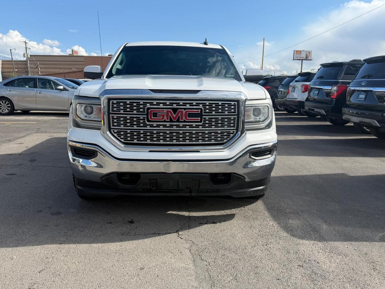 GMC Sierra 1500 SLE Crew Cab Long Box 4WD 2017