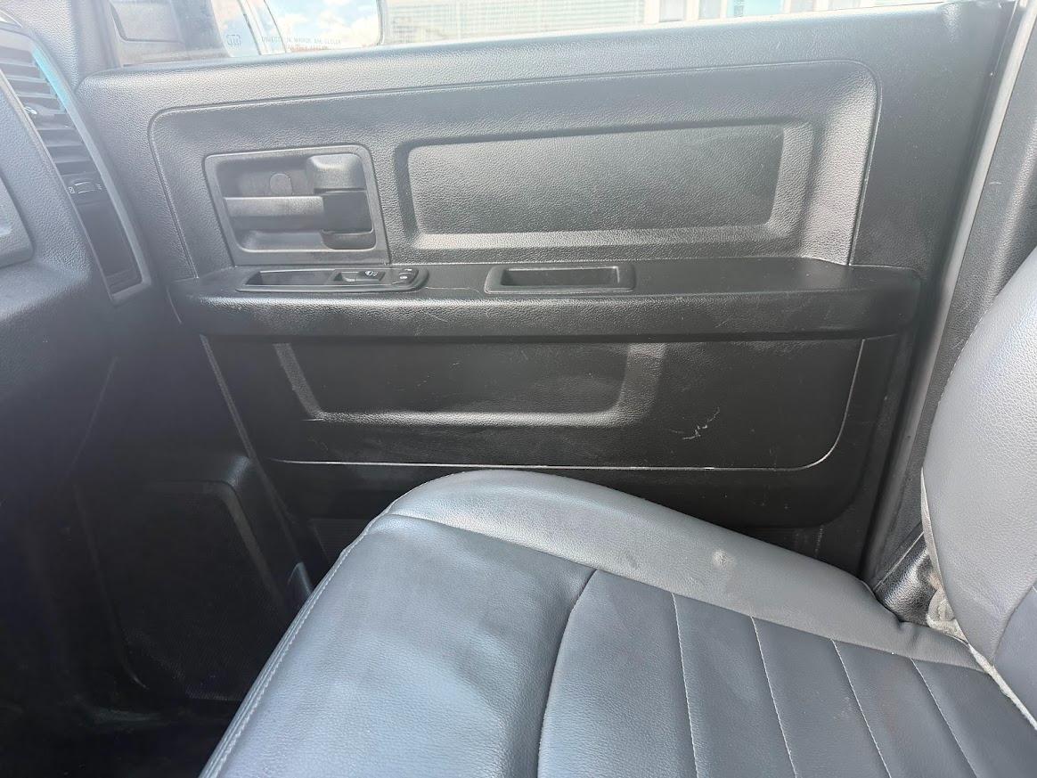 RAM 1500 4WD Quad Cab 140.5" Tradesman 2013