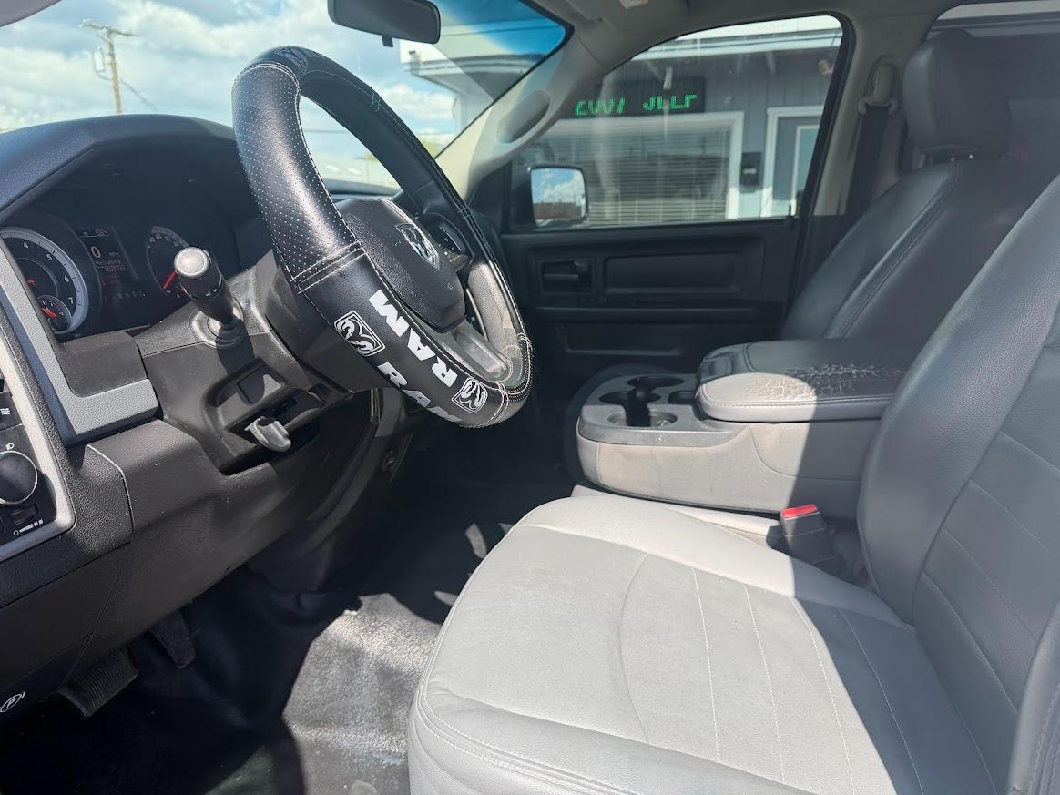 RAM 1500 4WD Quad Cab 140.5" Tradesman 2013