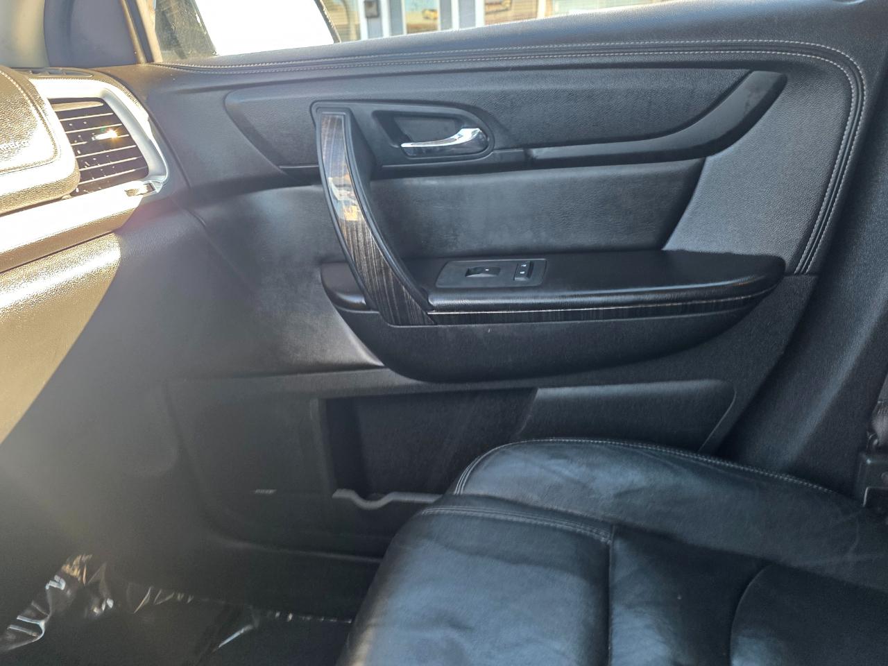 GMC Acadia AWD 4dr SLT w/SLT-1 2016