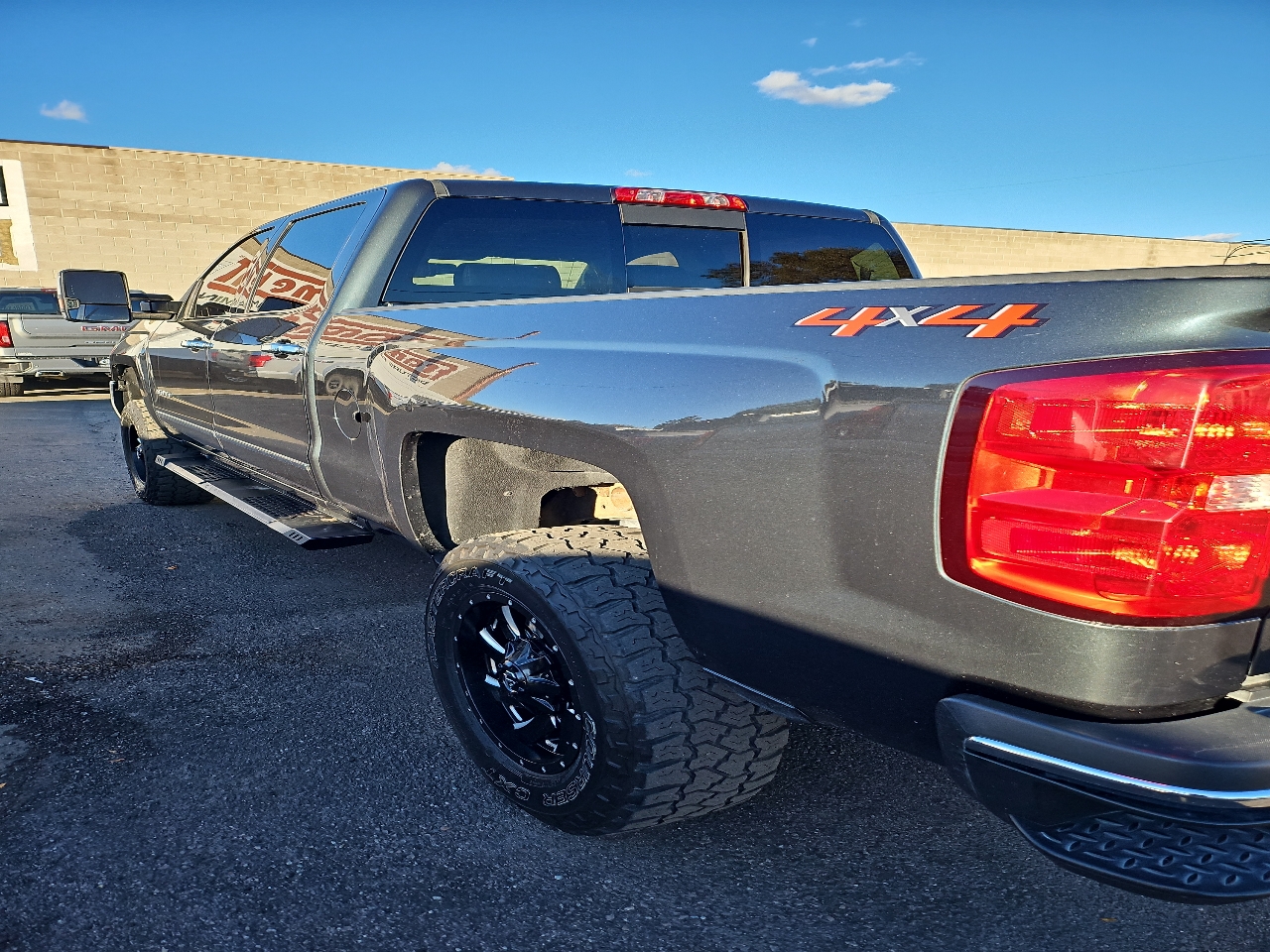 Chevrolet Silverado 2500HD 4WD Crew Cab 153.7" LTZ 2018 Chevrolet Silverado 2500HD 4WD Crew Cab 153.7" LTZ 2018