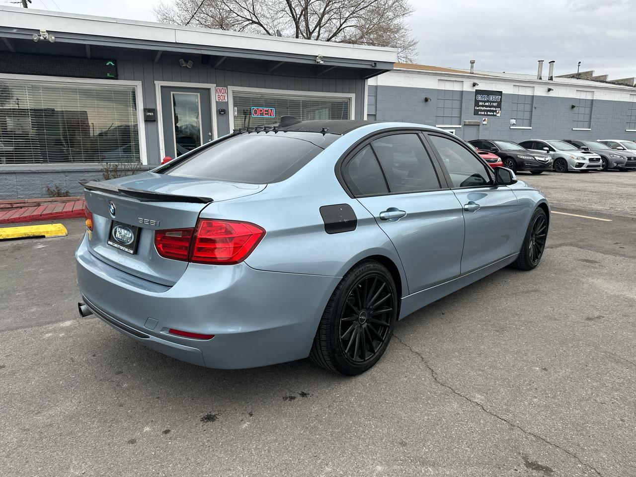 BMW 3 Series 4dr Sdn 328i RWD SULEV 2013