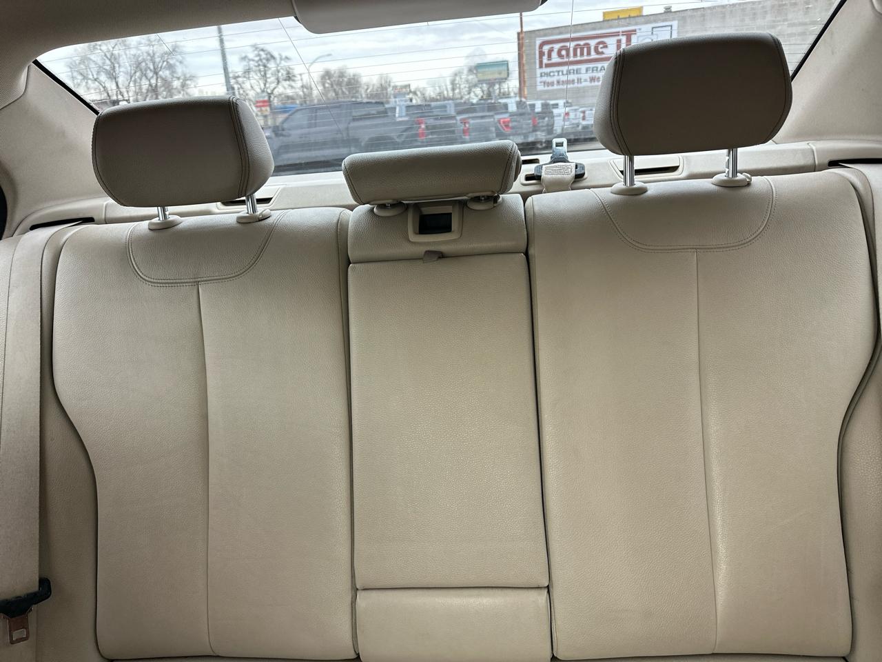 BMW 3 Series 4dr Sdn 328i RWD SULEV 2013