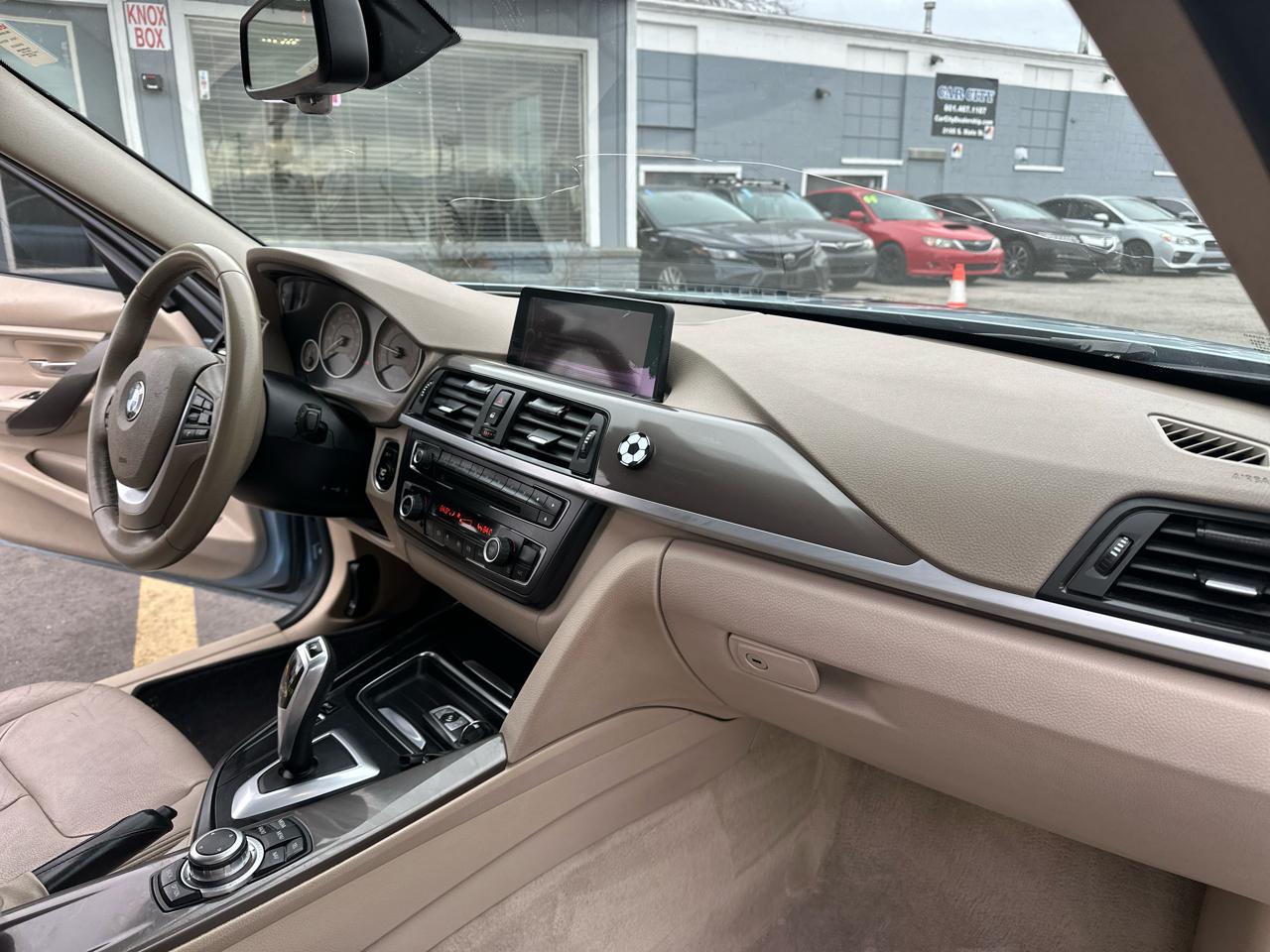 BMW 3 Series 4dr Sdn 328i RWD SULEV 2013