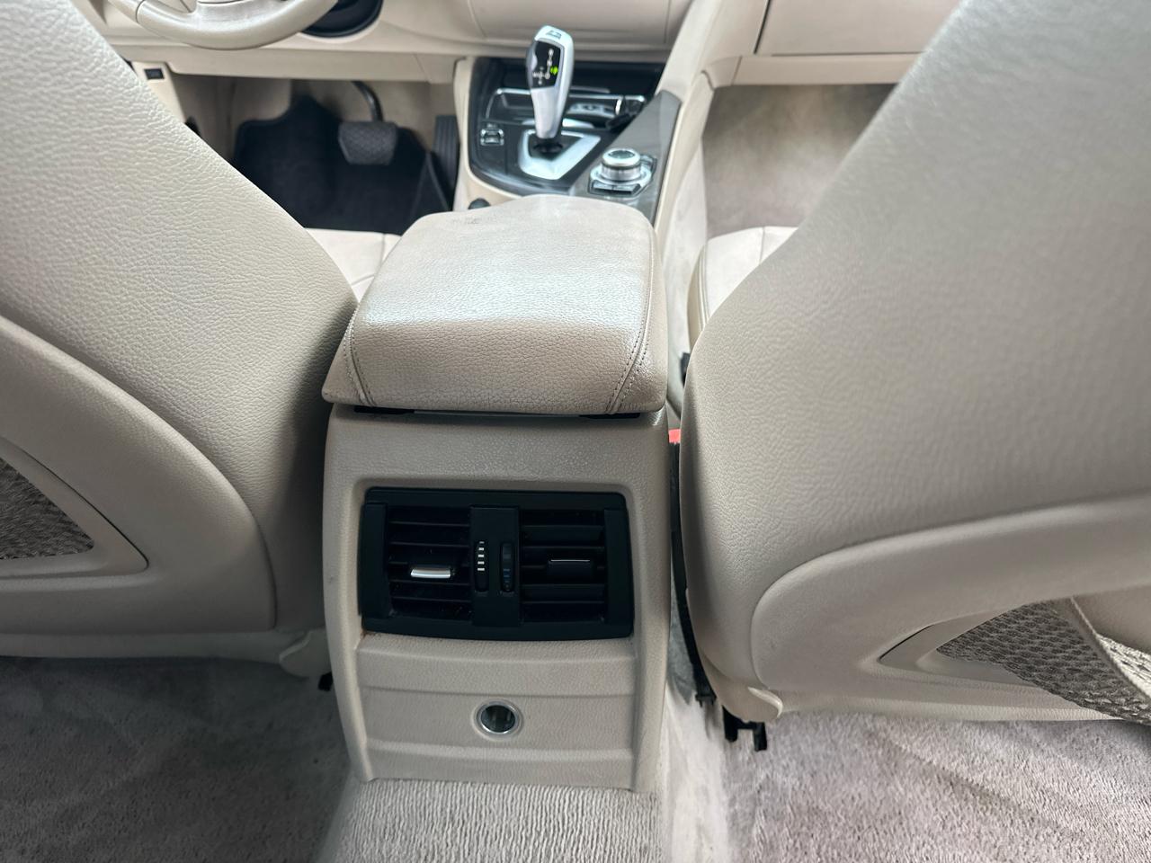 BMW 3 Series 4dr Sdn 328i RWD SULEV 2013