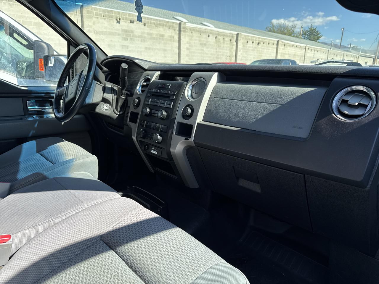 Ford F-150 4WD SuperCrew 145" XLT 2012