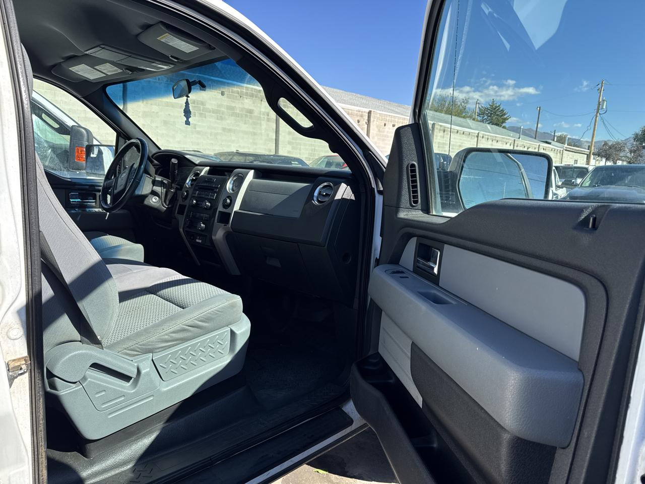 Ford F-150 4WD SuperCrew 145" XLT 2012
