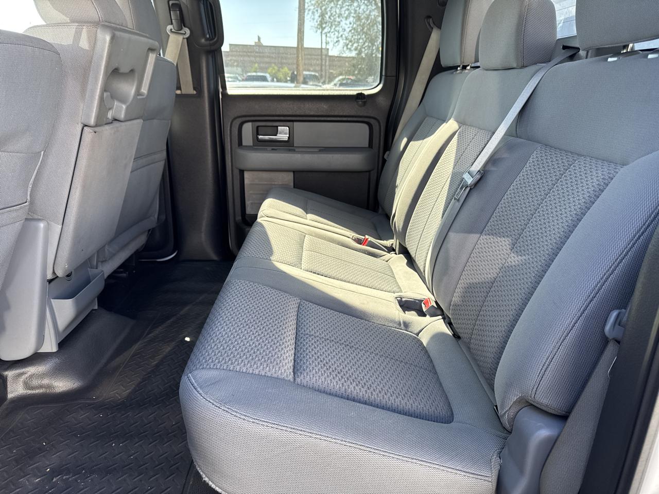 Ford F-150 4WD SuperCrew 145" XLT 2012