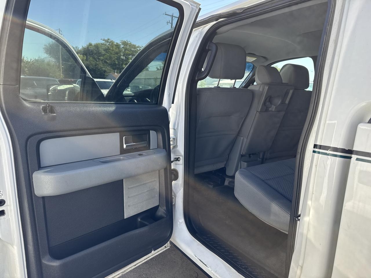 Ford F-150 4WD SuperCrew 145" XLT 2012