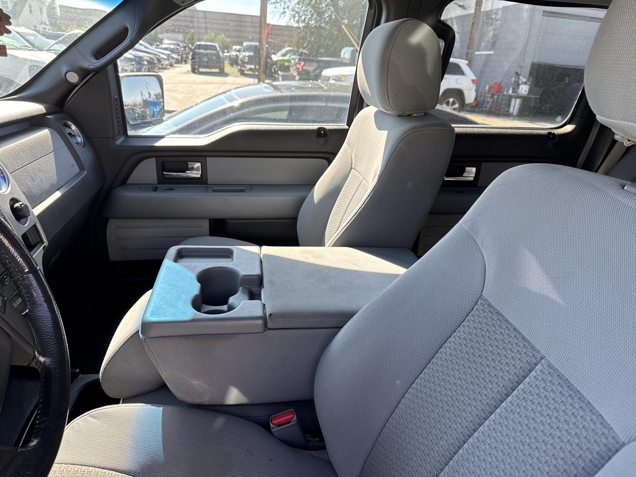 Ford F-150 4WD SuperCrew 145" XLT 2012