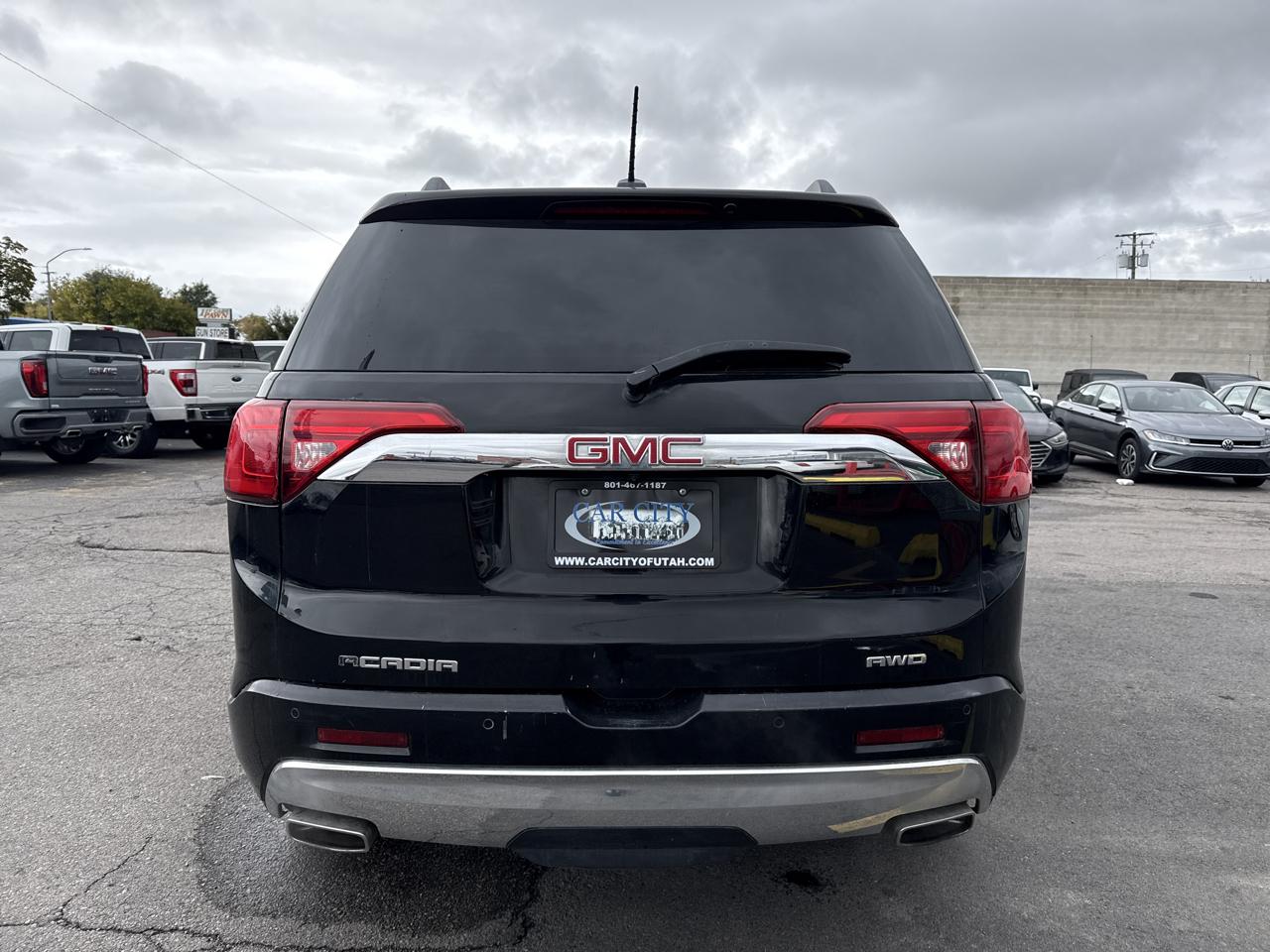 GMC Acadia AWD 4dr Denali 2017
