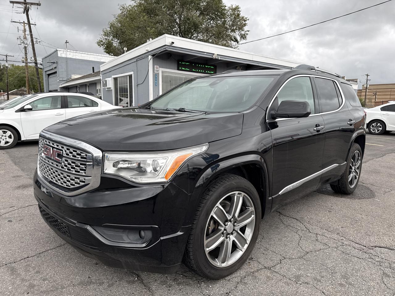 GMC Acadia AWD 4dr Denali 2017