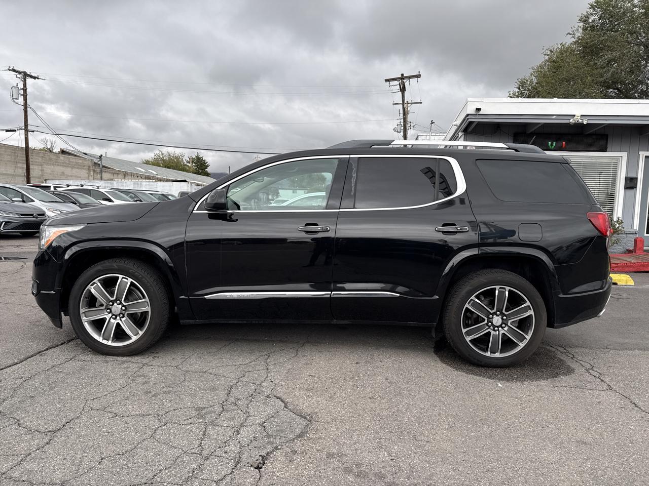 GMC Acadia AWD 4dr Denali 2017