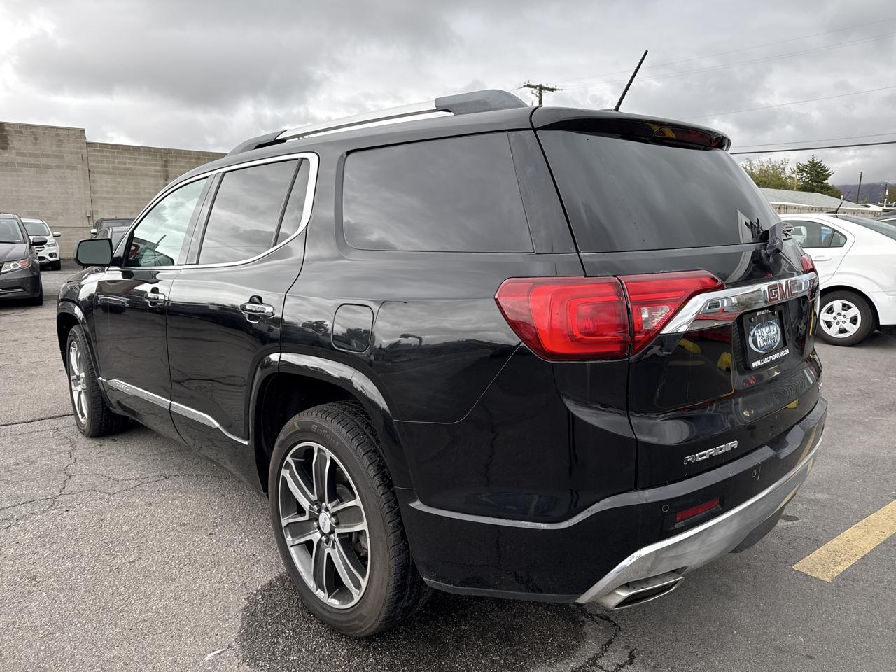 GMC Acadia AWD 4dr Denali 2017