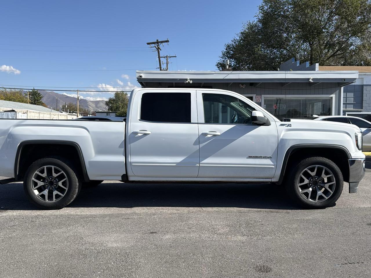 GMC Sierra 1500 4WD Crew Cab 153.0" SLE 2016