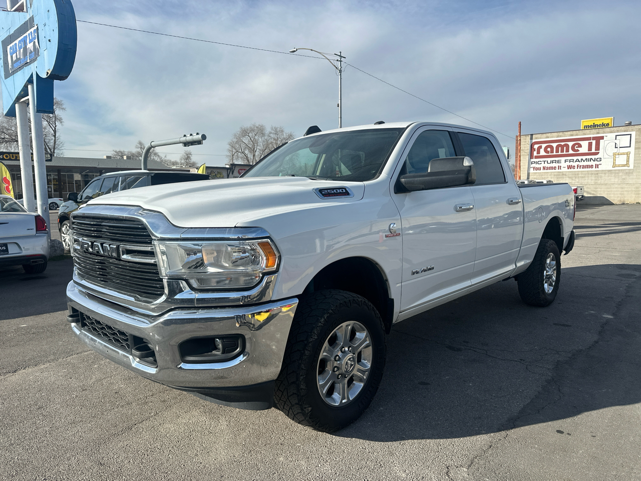 RAM 2500 Big Horn 4x4 Crew Cab 6'4" Box 2019