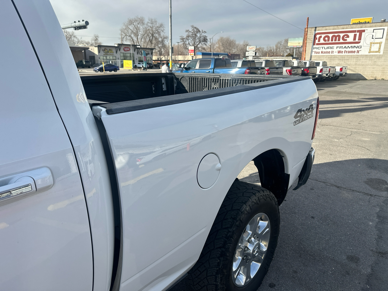 RAM 2500 Big Horn 4x4 Crew Cab 6'4" Box 2019