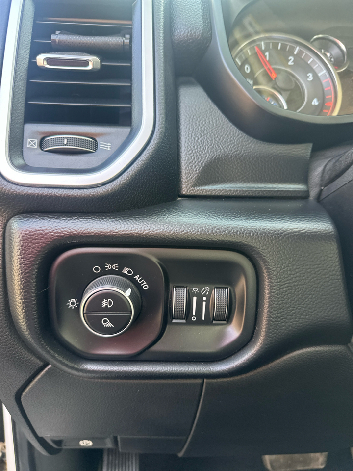 RAM 2500 Big Horn 4x4 Crew Cab 6'4" Box 2019