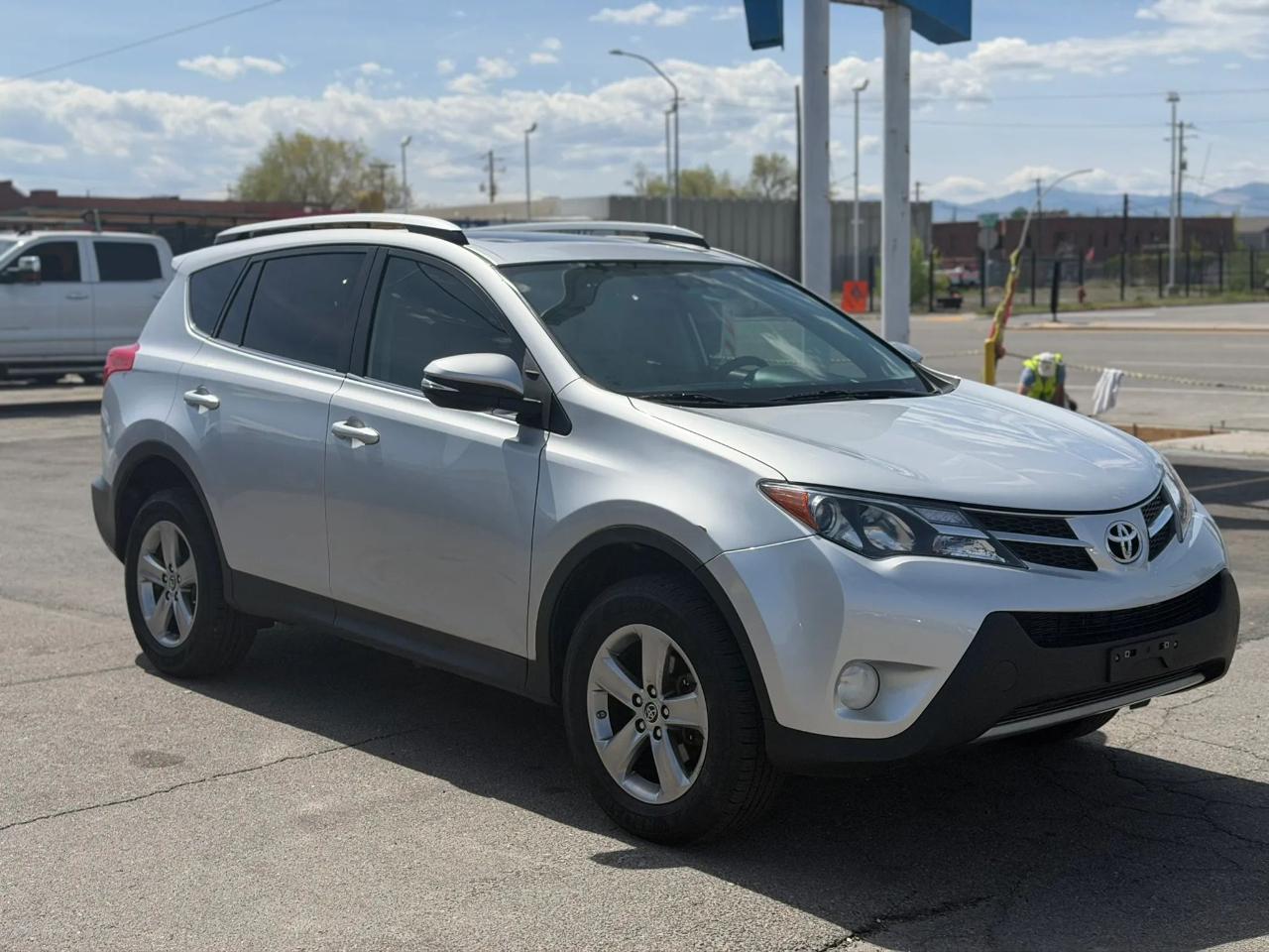 Toyota RAV4 AWD 4dr XLE (Natl) 2015