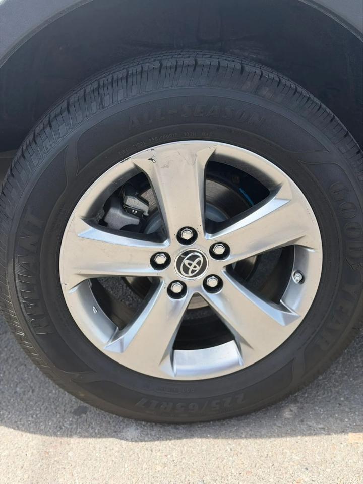 Toyota RAV4 AWD 4dr XLE (Natl) 2015