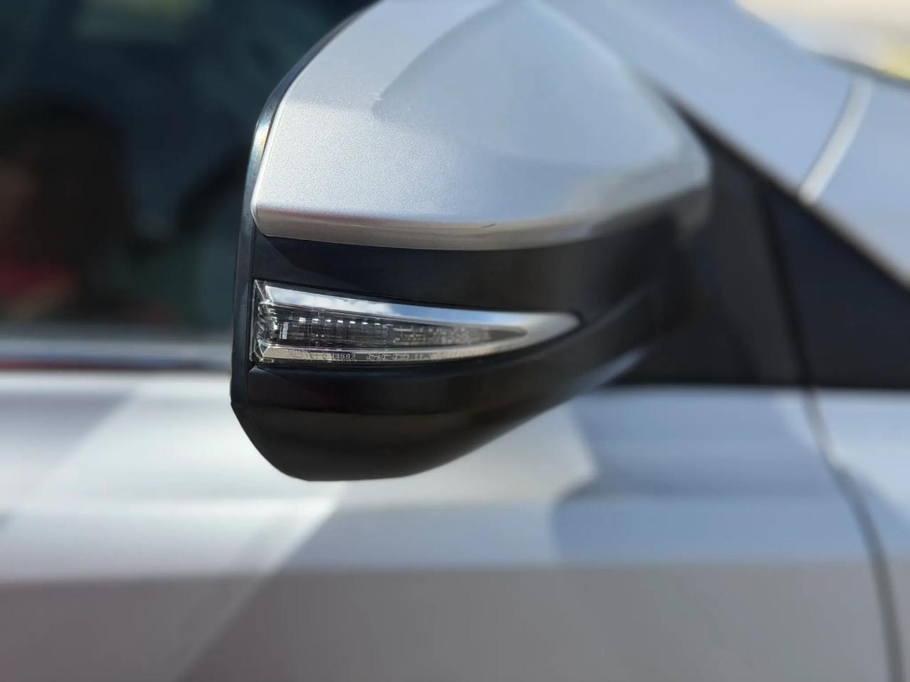 Toyota RAV4 AWD 4dr XLE (Natl) 2015