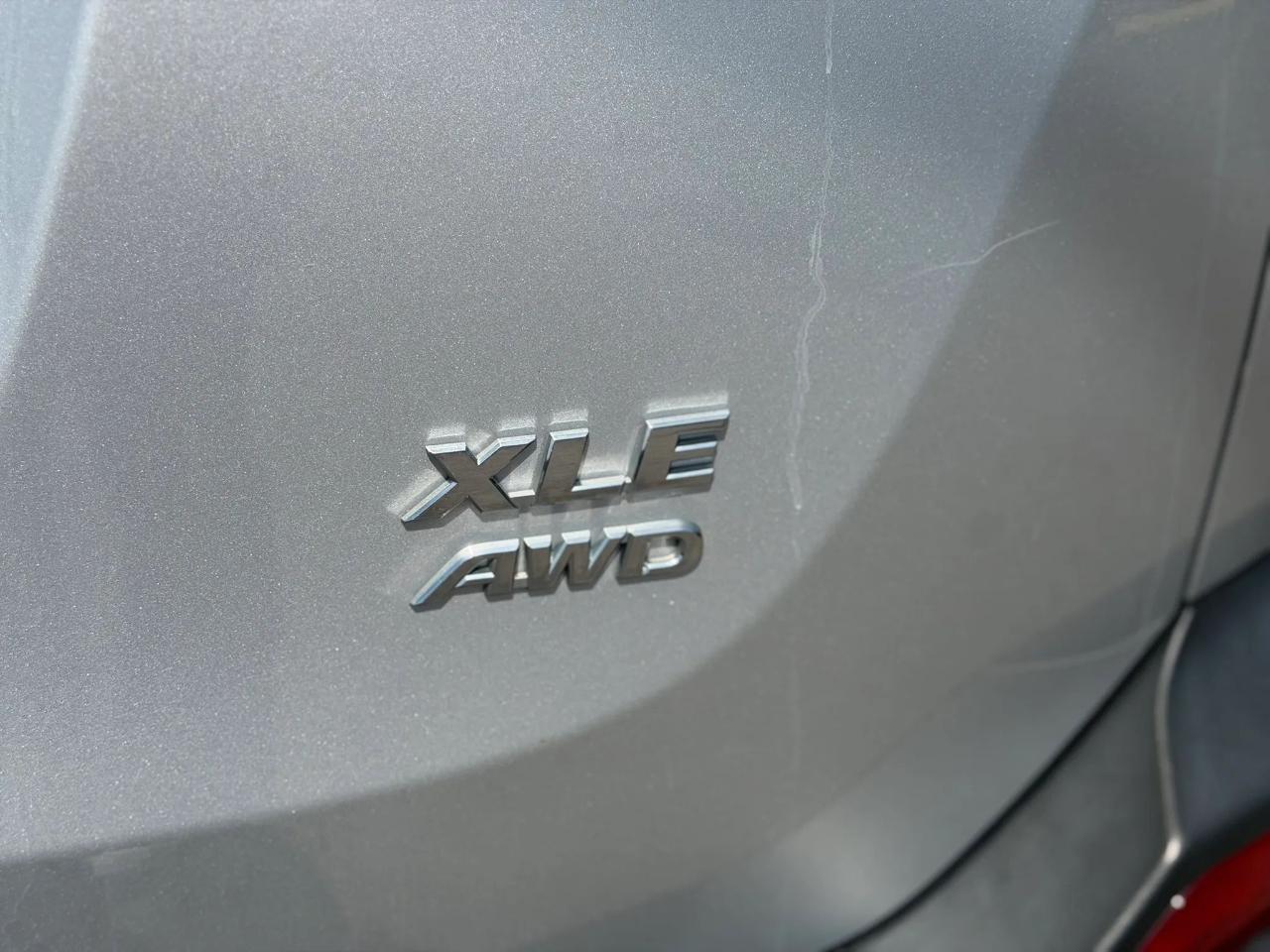 Toyota RAV4 AWD 4dr XLE (Natl) 2015