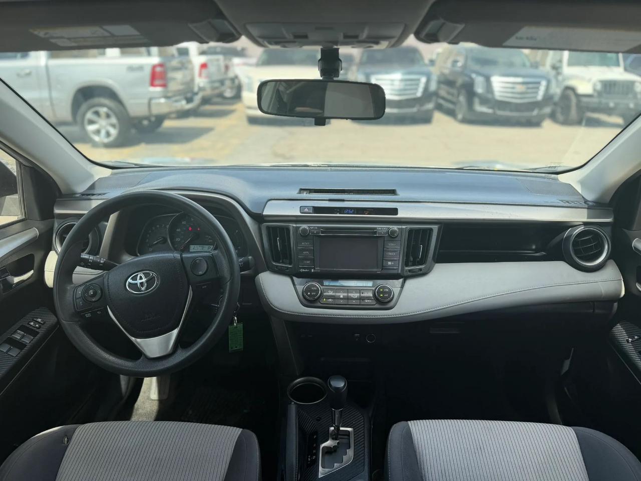 Toyota RAV4 AWD 4dr XLE (Natl) 2015